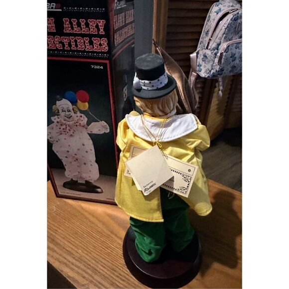 Flambro Circus World Museum Mechanical Movement Clown Grotesque Musical Song - Picture 4 of 11